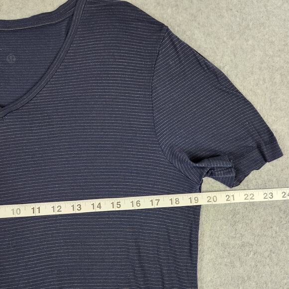 Lululemon Shirt Mens Size Small V Neck Tee Navy Blue Pin Stripe - Picture 4 of 6